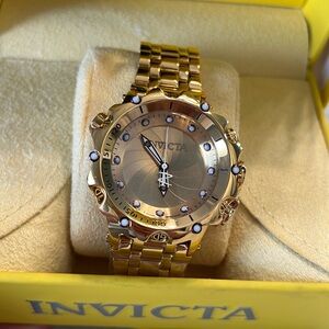 New in box. Men’s Invicta Reserve Venom Gold Label Watch